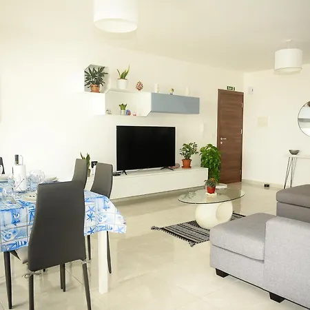 Daire Seaview-casadialfio-qawra *